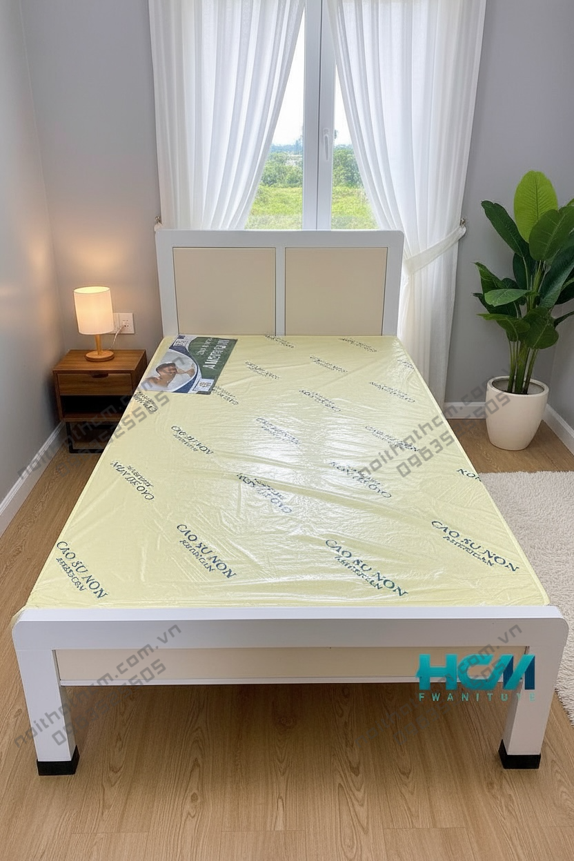 Giường sắt kiểu gỗ cao cấp – thiết kế tinh tế, khung sắt chắc chắn, bền đẹp và phù hợp mọi không gian phòng ngủ Giường sắt kiểu gỗ cao cấp – thiết kế tinh tế, khung sắt chắc chắn, bền đẹp và phù hợp mọi không gian phòng ngủ